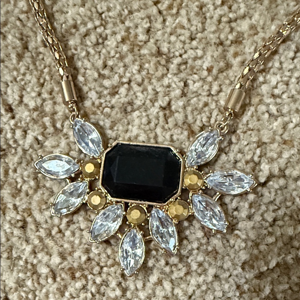 Elegant Black and Gold Necklace - Picture 2 of 10